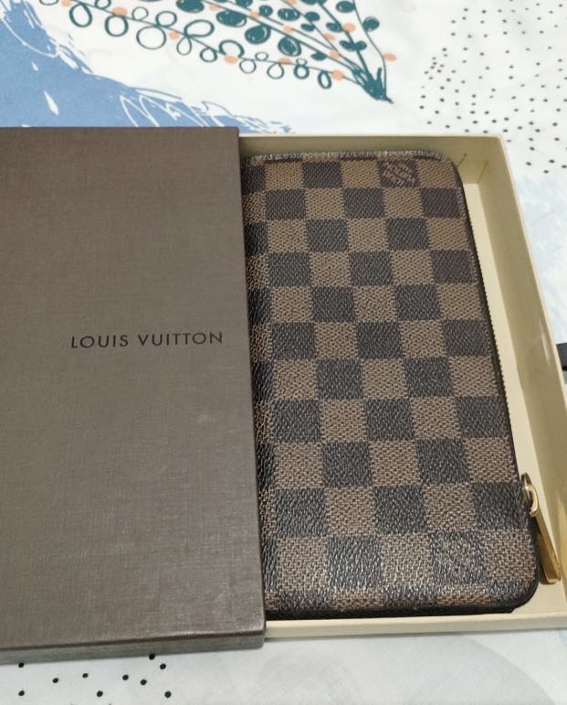 Dompet Louis Vuitton second ada no.seri M61702, Fesyen Wanita, Tas & Dompet  di Carousell