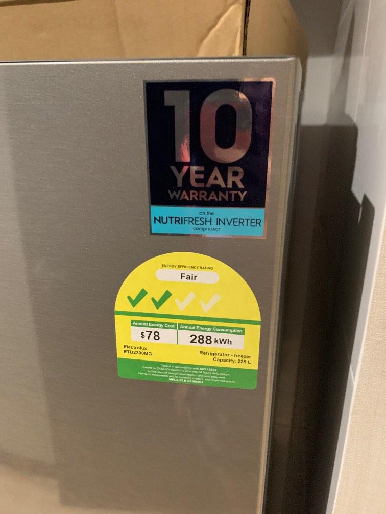 Electrolux 2 door fridge ETB2300MG, TV & Home Appliances, Kitchen