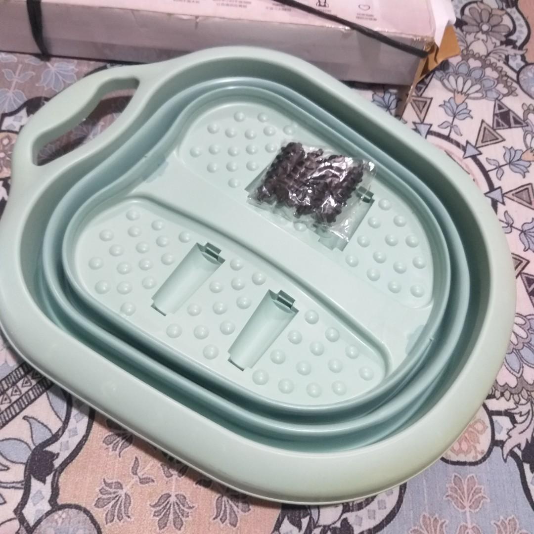 Foldable Foot Tub (Category: Bathtub & Bath Accessories) located in Cavite. Submitted by wishie_collects (Listing ID 1187519962, Image 2). Description: Brand New rfs:decluttering.