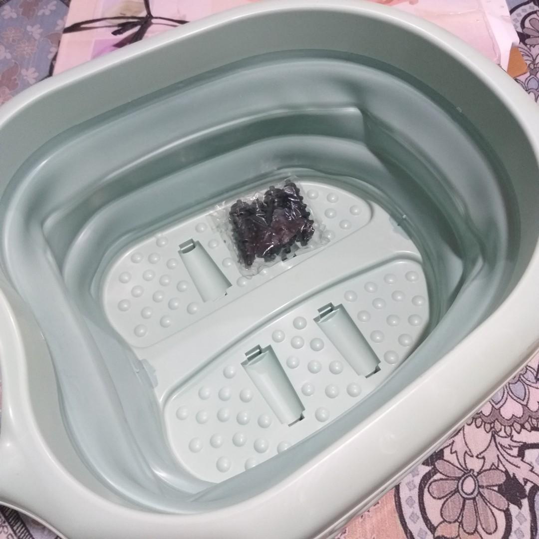Foldable Foot Tub (Category: Bathtub & Bath Accessories) located in Cavite. Submitted by wishie_collects (Listing ID 1187519962, Image 3). Description: Brand New rfs:decluttering.