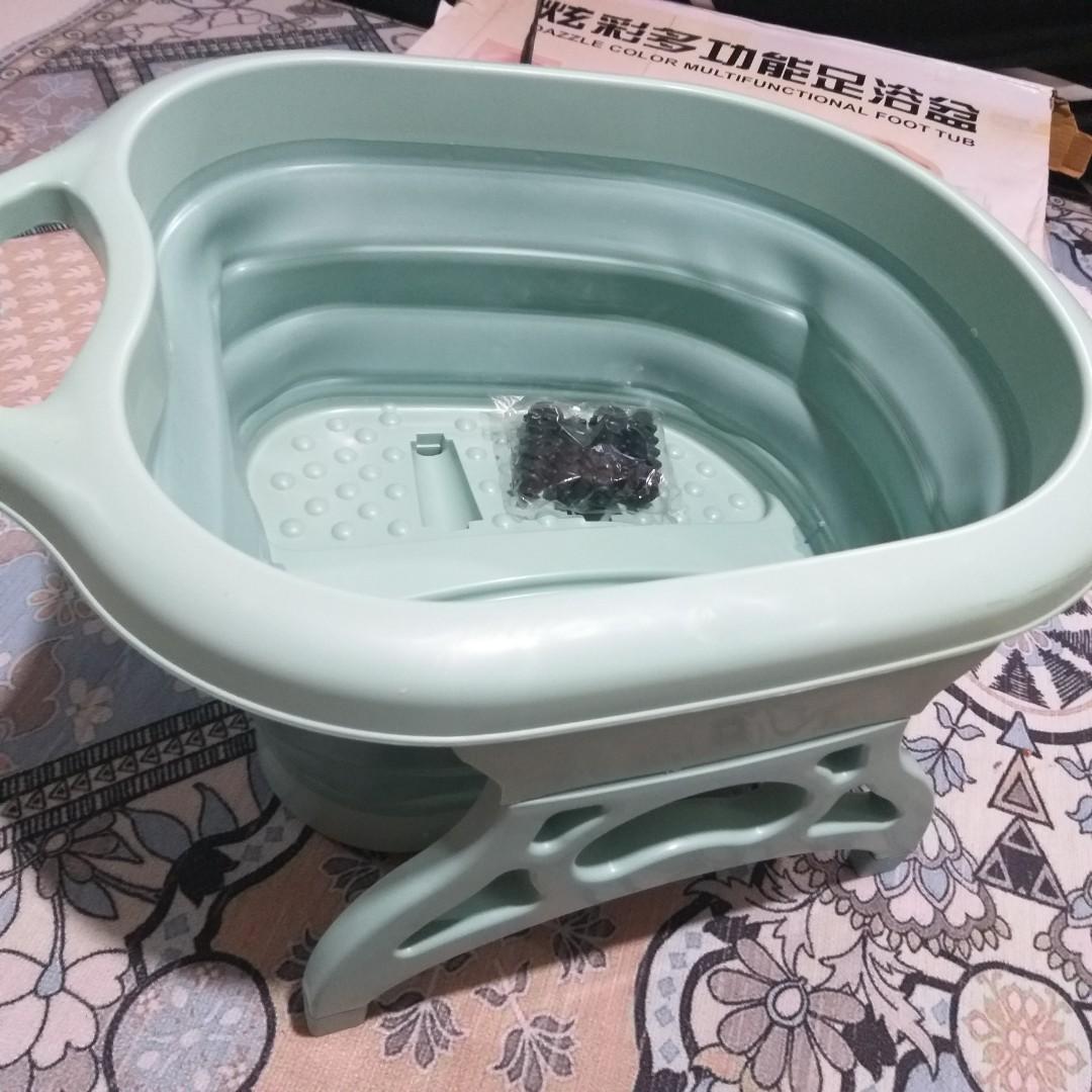 Foldable Foot Tub (Category: Bathtub & Bath Accessories) located in Cavite. Submitted by wishie_collects (Listing ID 1187519962, Image 1). Description: Brand New rfs:decluttering.