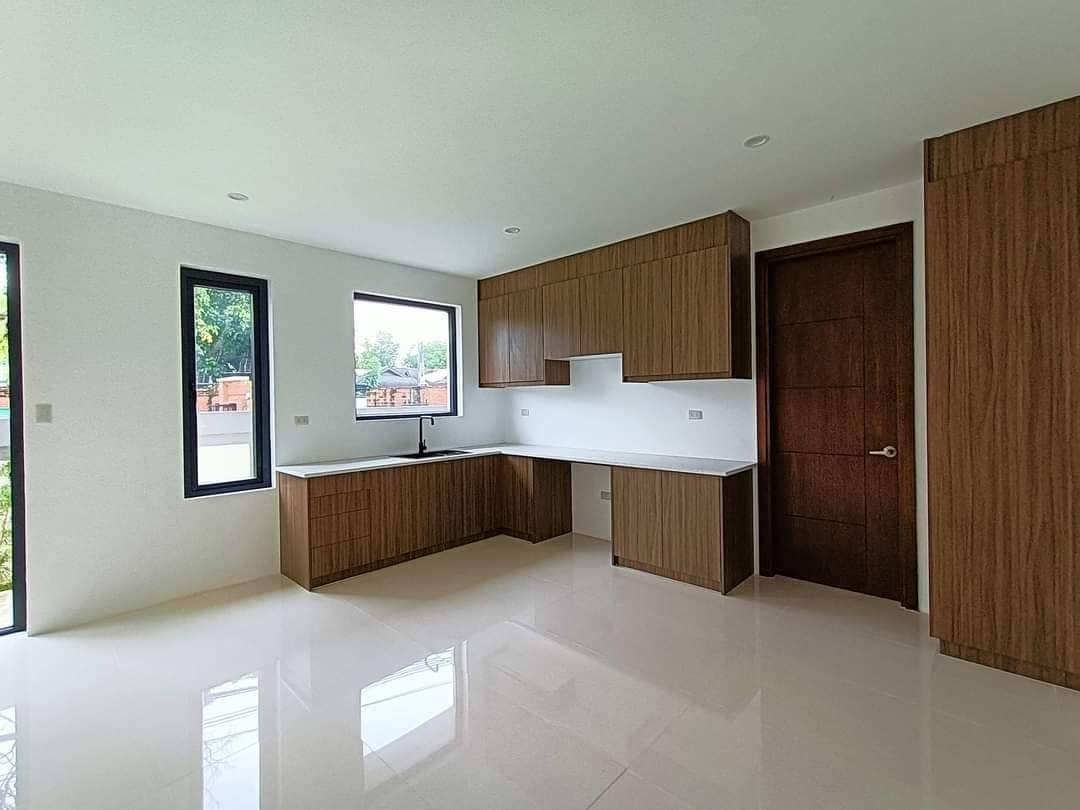 FOR SALE THREE STOREY NEWLY BUILT DUPLEX TYPE HOUSES IN PAMPANGA NEAR