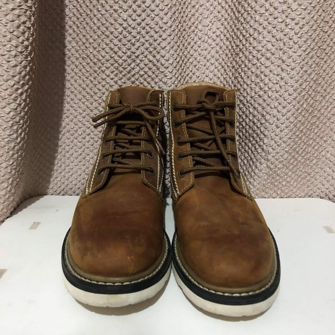 Gibi Leather Boots, Women's Fashion, Footwear, Boots on Carousell