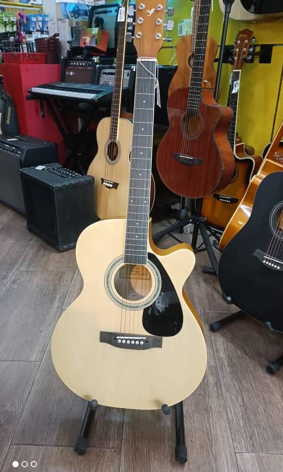Yamaha f100 sale guitar