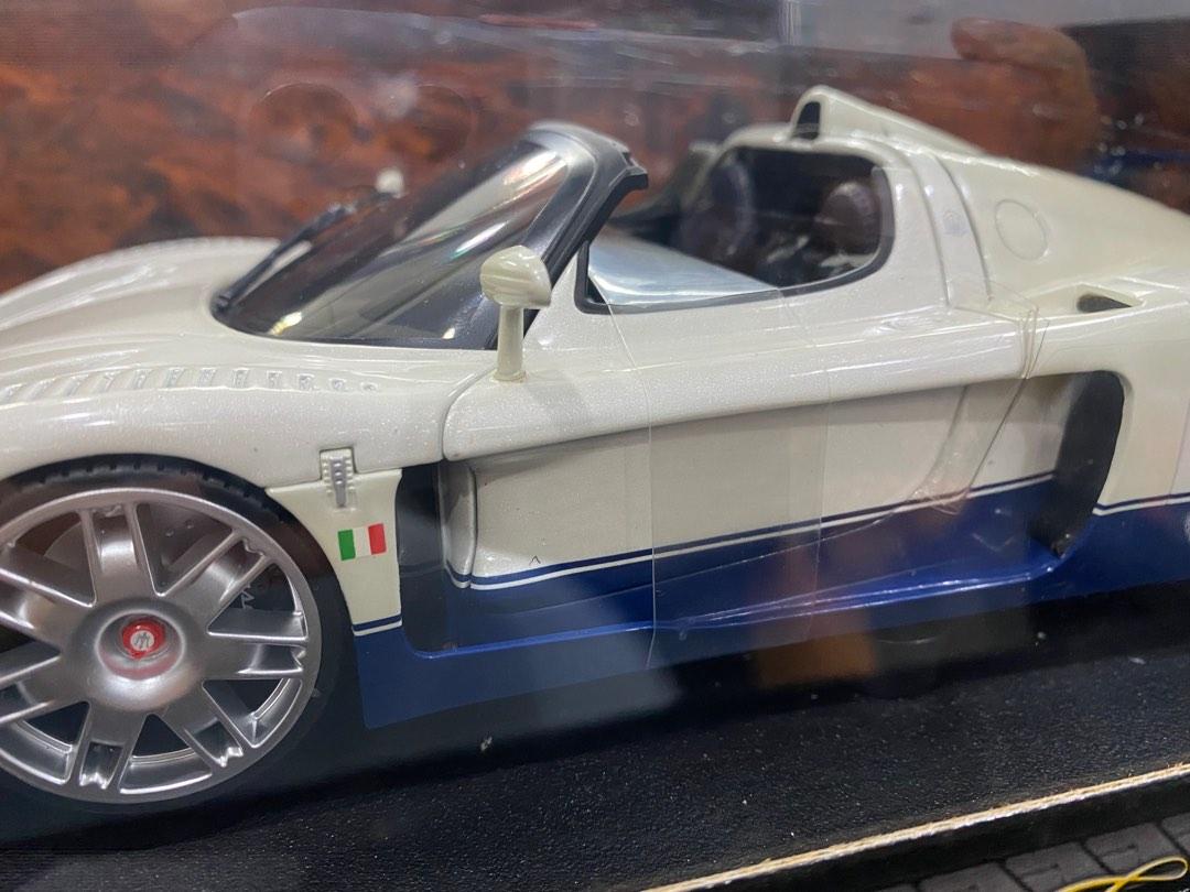 HOT WHEELS MC12 MASERATI 18/1