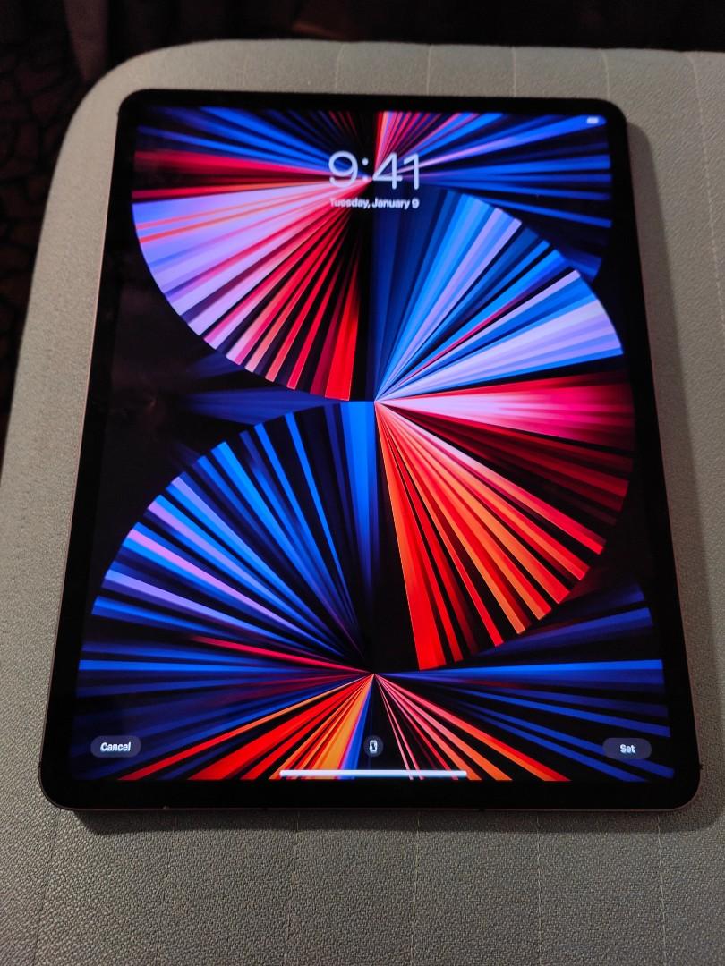 ipad pro 5th gen (Category: Laptops & Notebooks) located in Rizal. Submitted by engracia84 (Listing ID 1187630404, Image 1). Description: unit only 256 gig makinis no issue no box naiwan bought in US.