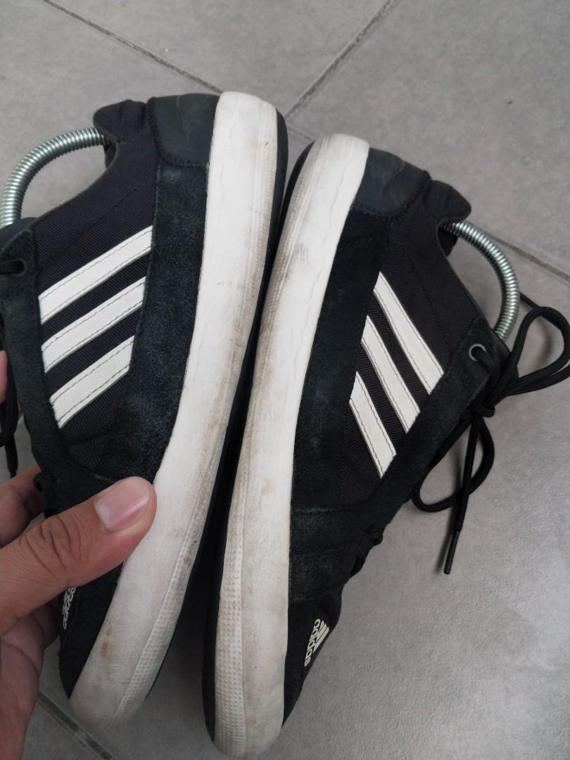 Adidas traxion harga best sale