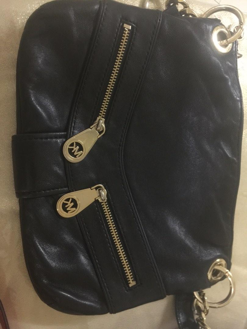 michael kors (Category: Shoulder Bags) located in Zamboanga. Submitted by goodforless (Listing ID 1187518512, Image 2). Description: like new michael kors medium bag .