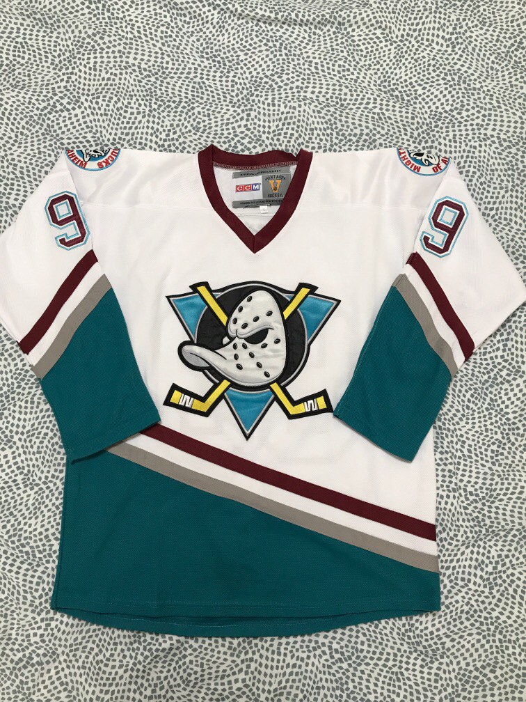 Mighty Ducks (Movie Jersey) Original CCM Adam Banks 99, Hobbies & Toys, Memorabilia