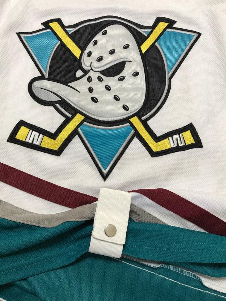 Mighty Ducks (Movie Jersey) Original CCM Adam Banks 99, Hobbies & Toys, Memorabilia