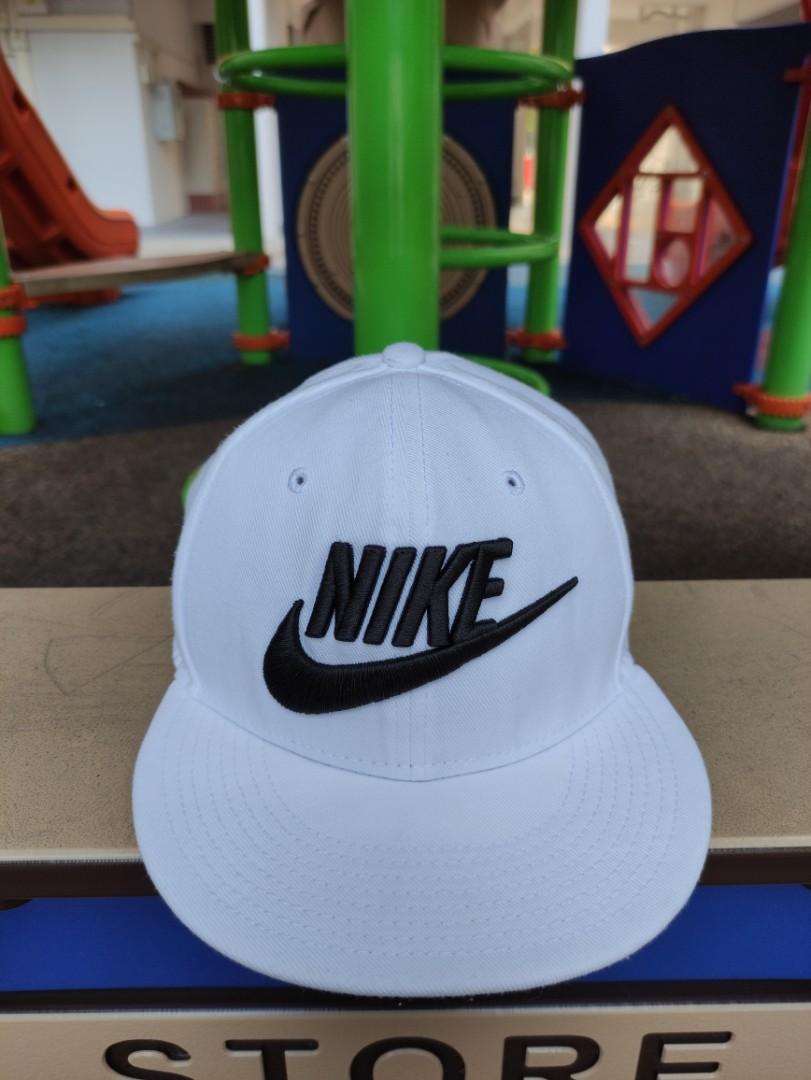 Nike True Snapback White Cap