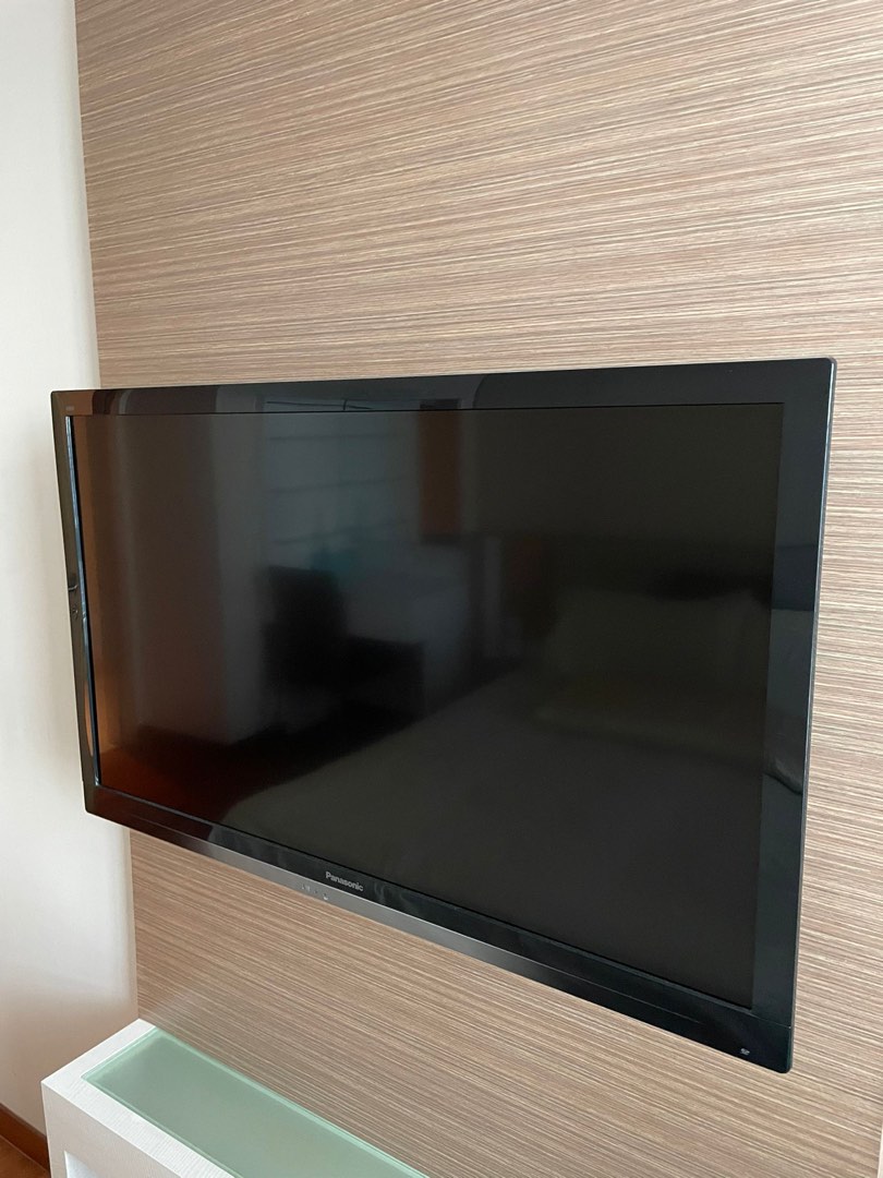 Panasonic 42 inch lCD THL42E3S, TV & Home Appliances, TV