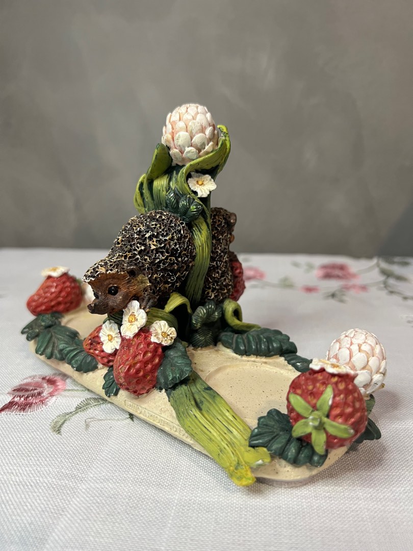 Rare and Collectible Hedgehog Bramble & Clover Salt & Pepper Shakers