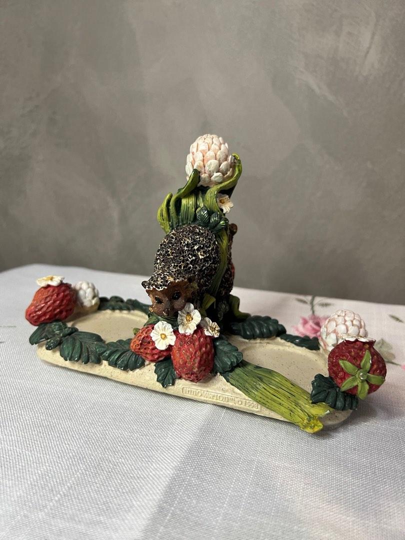 Rare and Collectible Hedgehog Bramble & Clover Salt & Pepper Shakers