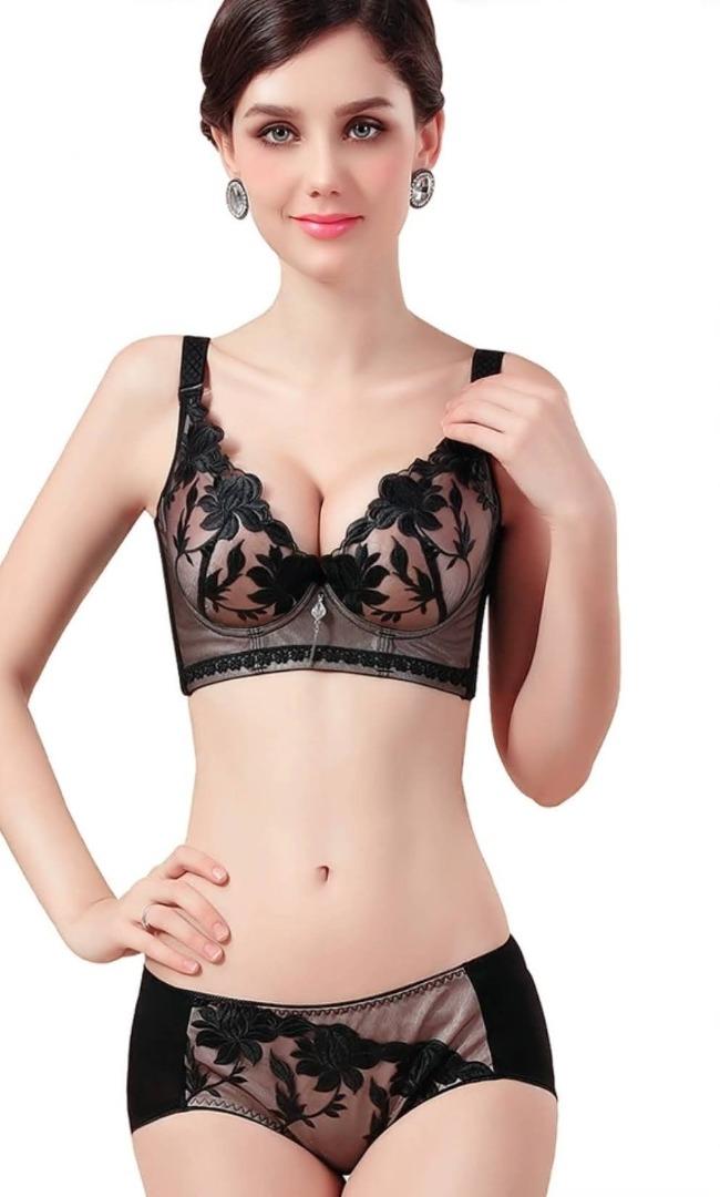 She looks sizzling hot as she flaunts her cleavage in the ads for the  Ultimo's bra range of Fixed Gel Plunge Bra