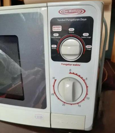 https://media.karousell.com/media/photos/products/2022/9/28/sharp_microwave_oven_r222yw_pu_1664338071_67cbef69_progressive