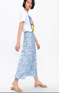 (Category: ) located in . Submitted by ather.closet (Listing ID 1187580107, Image 1). Description: .