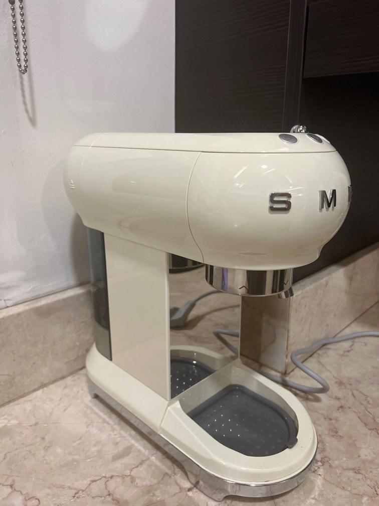 SMEG Coffee Maker in Cream (Barely used), TV & Home Appliances, Kitchen