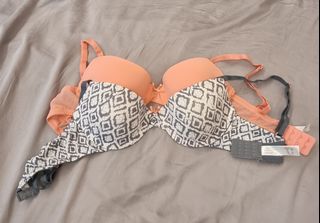 (Category: ) located in . Submitted by piggie88 (Listing ID 1187485042, Image 1). Description: .