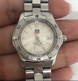 Tag Heuer 2000 Series Professional Ladies Quartz Silver Dial 27mm case size All Original Very good Condition