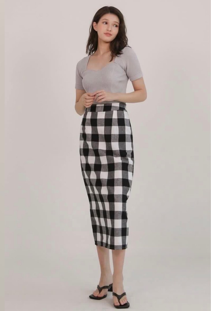 The Willow Label Sofia Pencil Skirt, Women's Fashion, Bottoms, Skirts ...