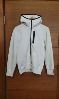 (Category: ) located in . Submitted by HelloThriftMe (Listing ID 1187541137, Image 1). Description: .