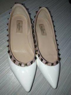 Valentino garavani studded shoes size 35