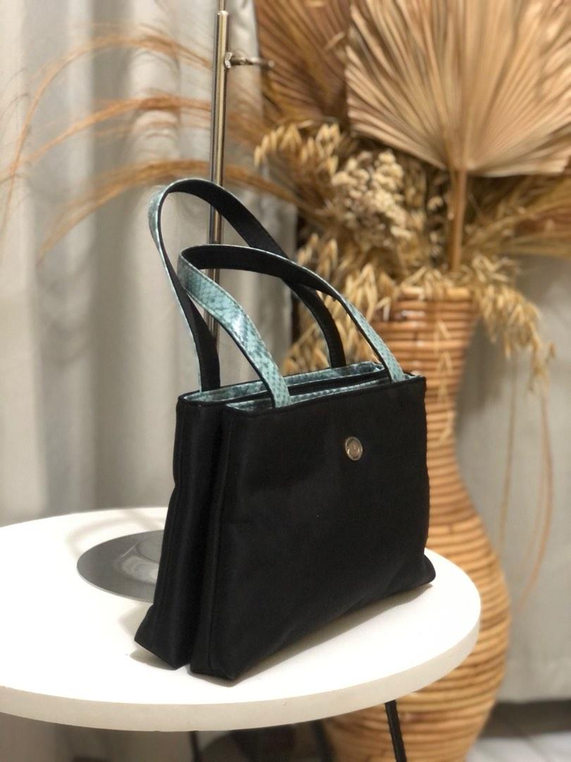 Valentino louis bag, Fesyen Wanita, Tas Dompet di Carousell