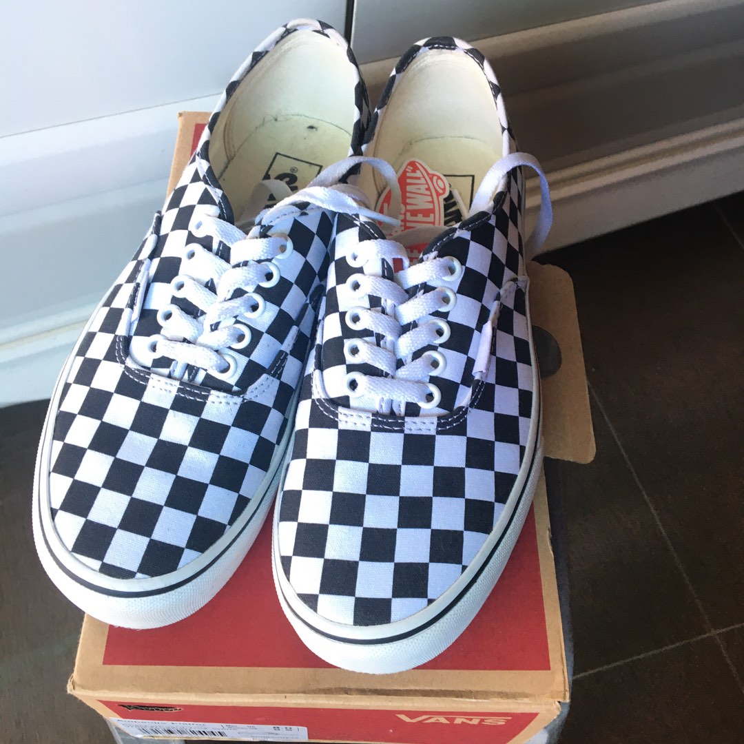 Double outlet checkered vans