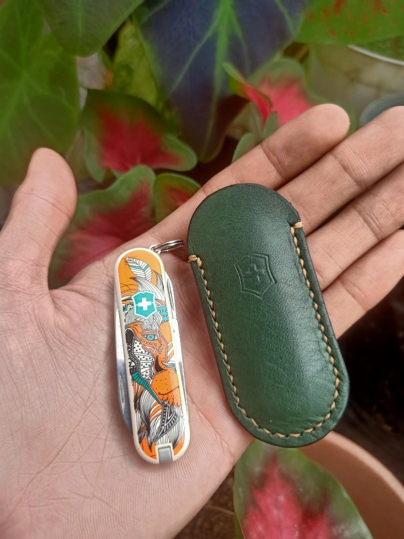 Victorinox leather best sale case