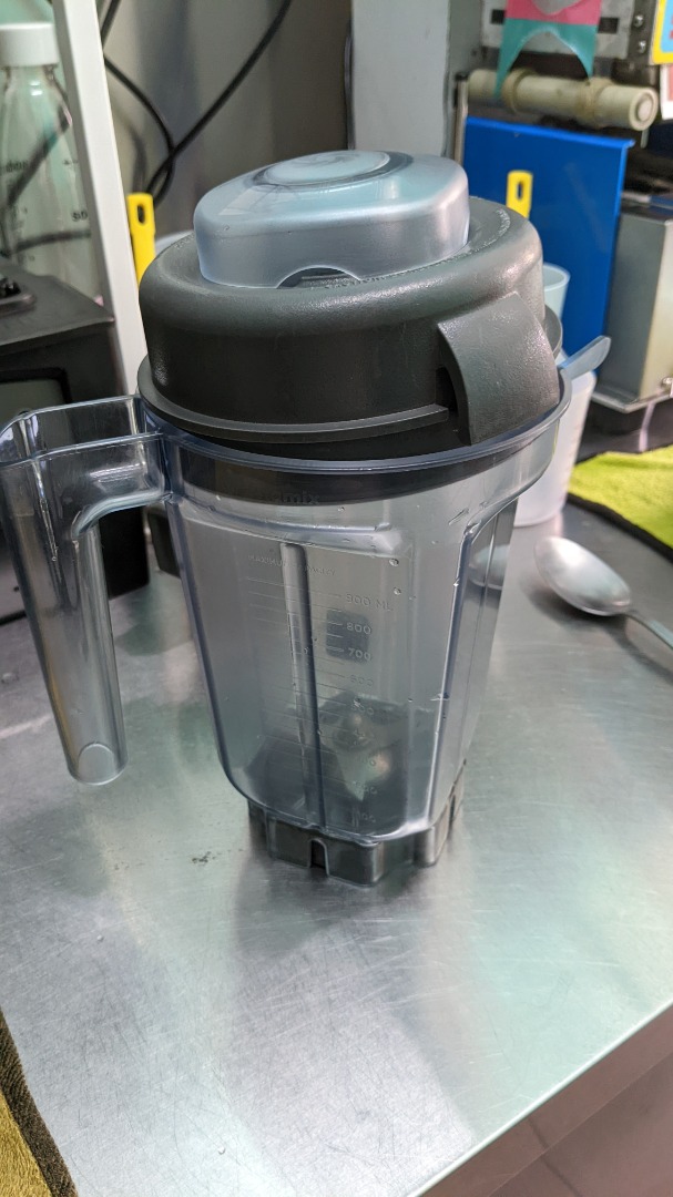Vitamix 0.9L clear blender container, TV & Home Appliances, Kitchen