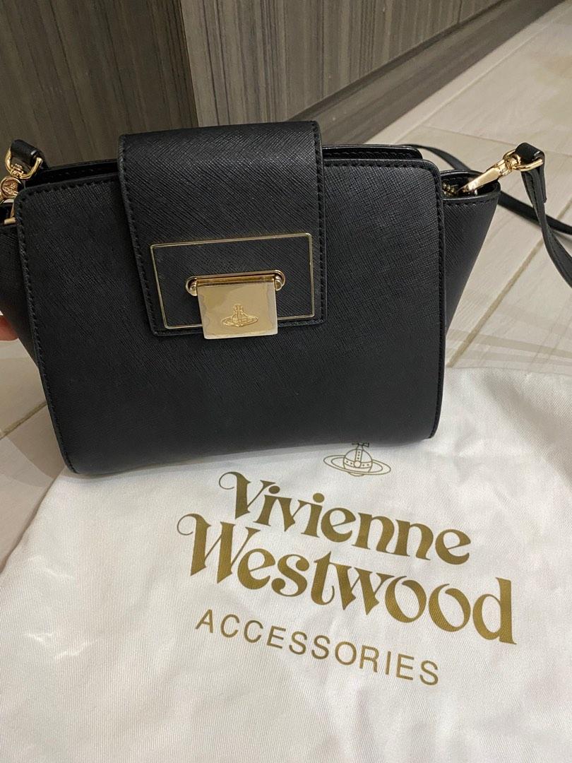 Vivienne Westwood cross body bag, 女裝, 手袋及銀包, 多用途袋 Carousell