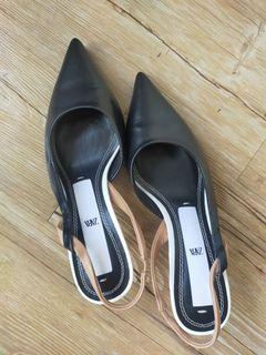 Zara低跟尖頭鞋23.5cm/35