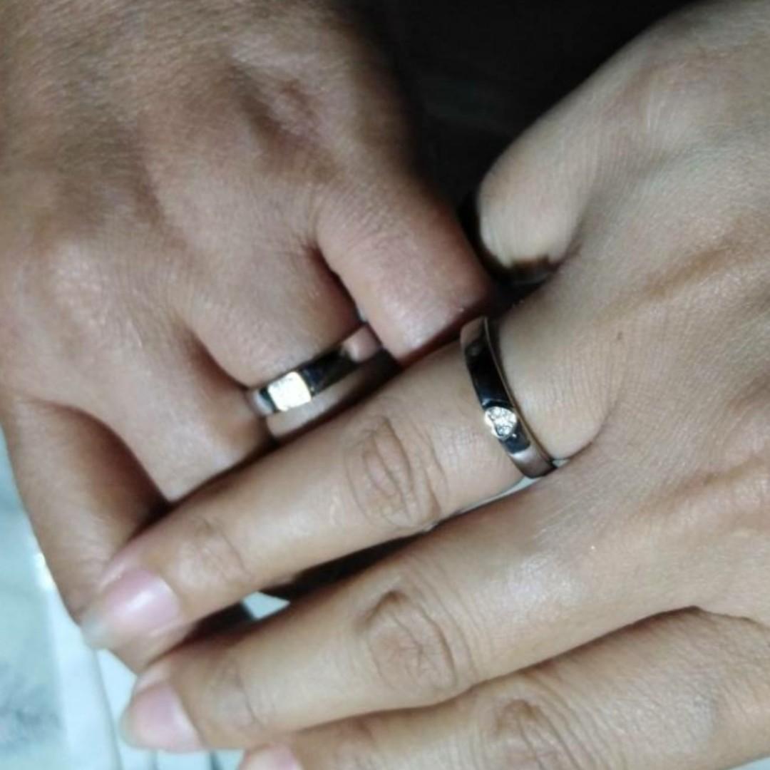 2pcs Couple Ring Pair S925 (Category: Rings) located in Quezon City. Submitted by all_items_50_each (Listing ID 1187677464, Image 3). Description: 2 pcs set pair couple rings accessories jewelry silver 925 Adjustable With box (with tape on sides) 6 pairs available - 50/pair For giveaway, gift, couple / bff ring, engagement ring, wedding ring band, or personal use, etc. ACTUAL pic 4-5 CTTO pic 1-3 💲ALL ITEMS 50 each 💰MOP: GCash ➕Add shipping fee