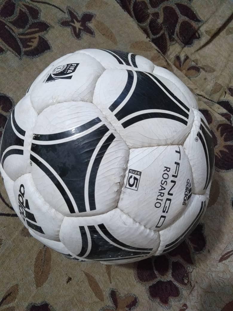 Adidas bola tango