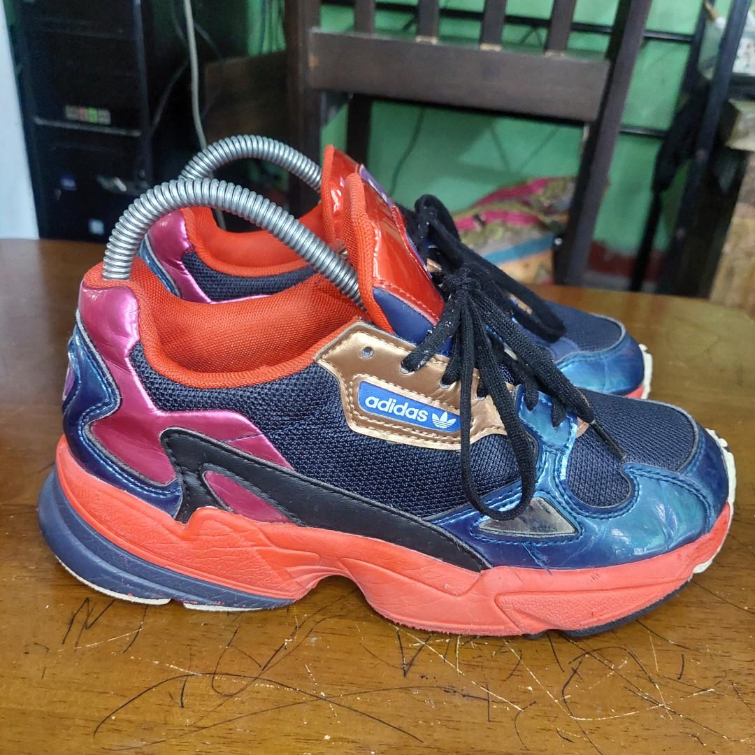 ADIDAS FALCON SIZE 6.5 women