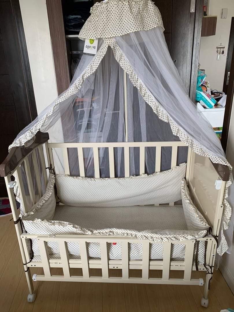 Apruva metal on sale crib