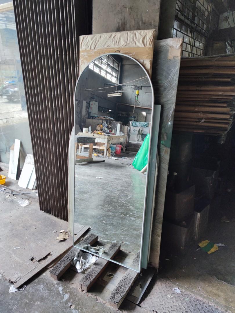 Arc Mirror with white frame (Category: Mirrors) located in Malabon City. Submitted by mirrors.ph (Listing ID 1187656226, Image 3). Description: Arc mirror with white aluminum frame and plywood backing. Using 6mm thick copper free lead free mirror. Size: 2ft x 5ft P2700 Add P200 if with back hook. Available colors gold, glossy black, matte black, white and silver aluminum frame. Customize sizes and shapes are welcome..