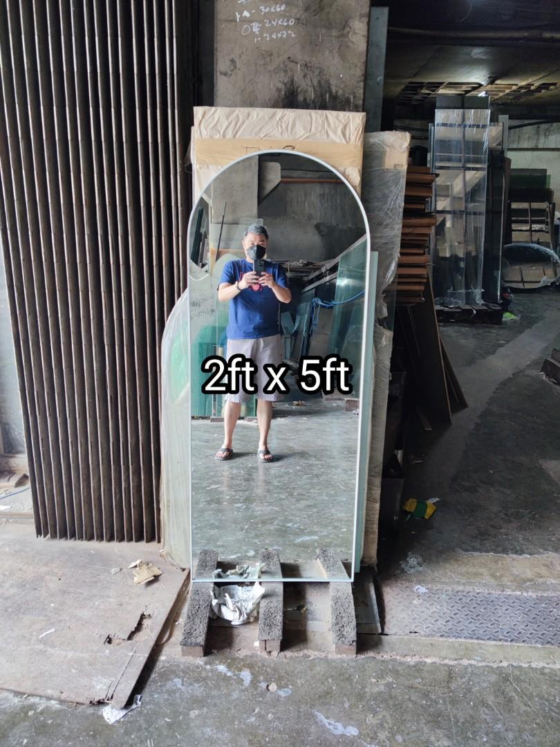Arc Mirror with white frame (Category: Mirrors) located in Malabon City. Submitted by mirrors.ph (Listing ID 1187656226, Image 1). Description: Arc mirror with white aluminum frame and plywood backing. Using 6mm thick copper free lead free mirror. Size: 2ft x 5ft P2700 Add P200 if with back hook. Available colors gold, glossy black, matte black, white and silver aluminum frame. Customize sizes and shapes are welcome..
