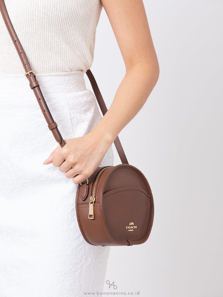 Authentic COACH canteen crossbody bag Luxury Bags Wallets on
