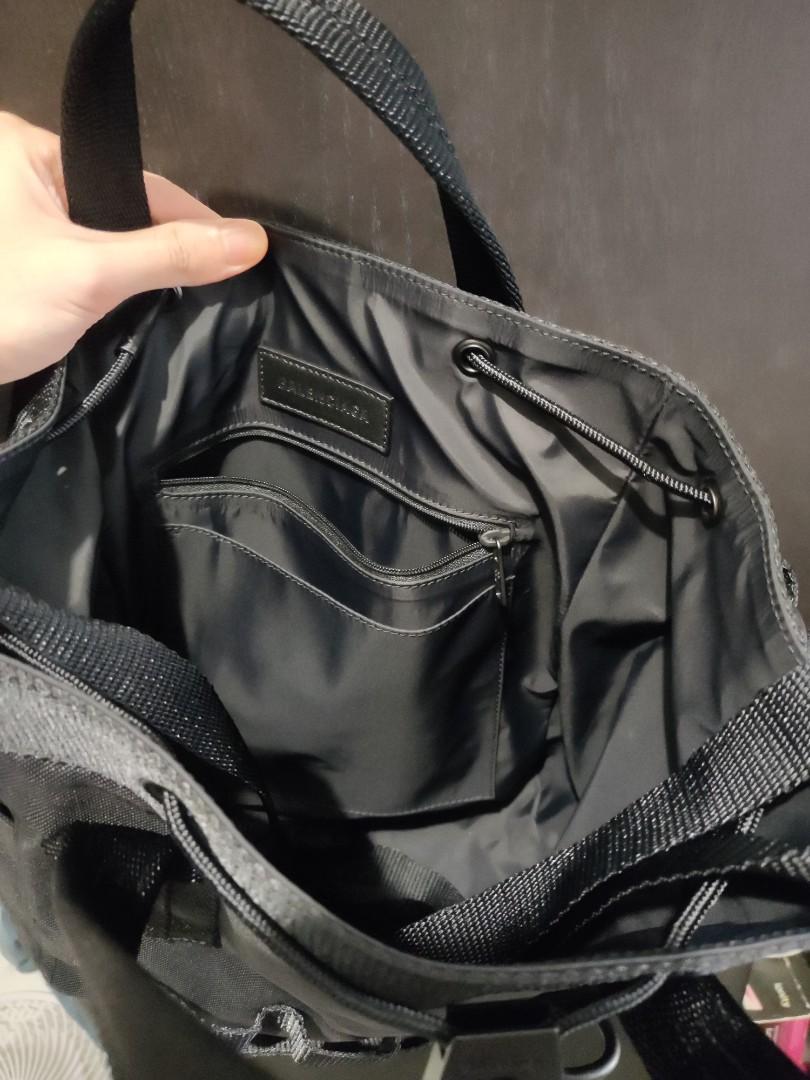 Balenciaga army tote bag small, 名牌, 手袋及銀包- Carousell