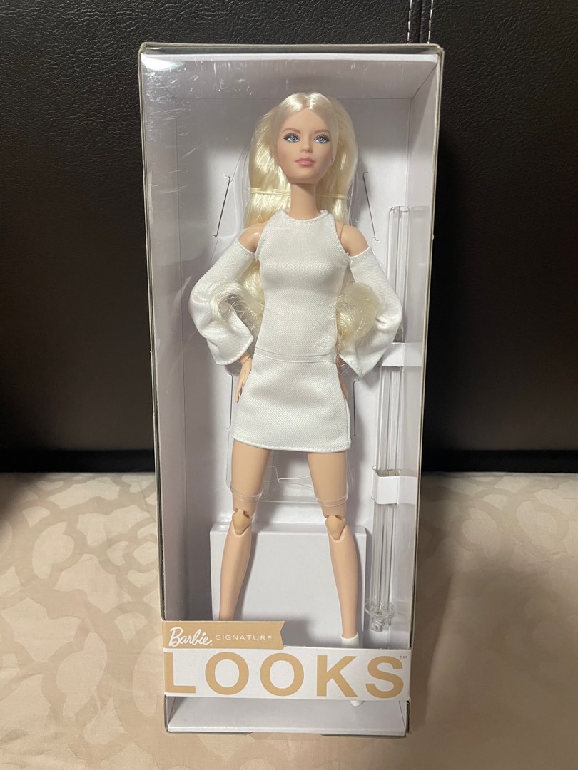 Barbie Signature Looks Doll (Tall, Blonde) Fully Posable Fashion Doll  Wearing White Dress & Platform Boots, Gift for Collectors