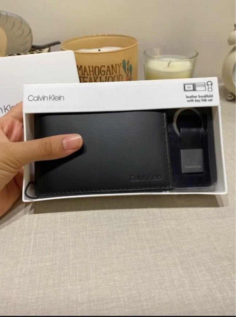 Calvin klein leather bookfold outlet wallet and key fob set