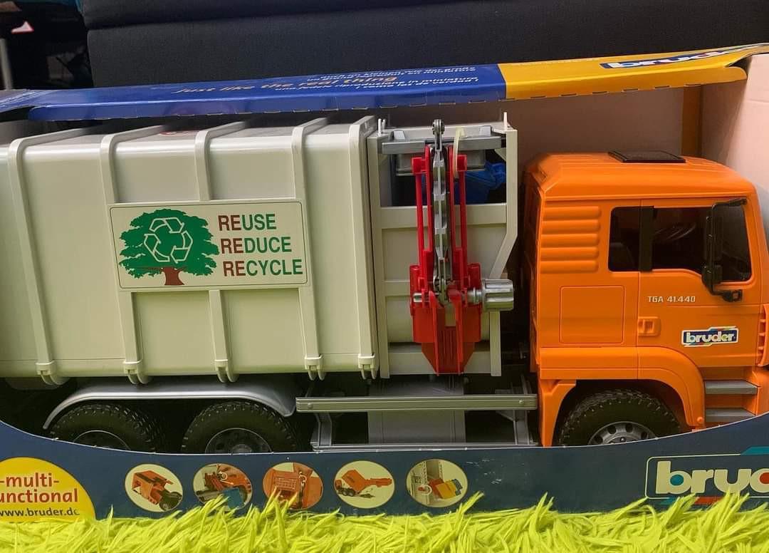BRUDER 2761 Commercial MAN TGA Side Loading Garbage Truck