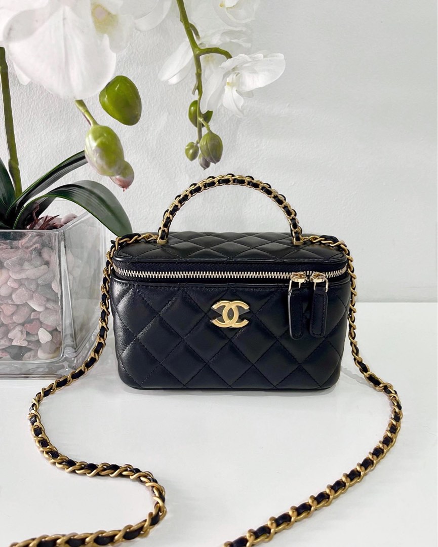Chanel vanity bag hotsell with chain