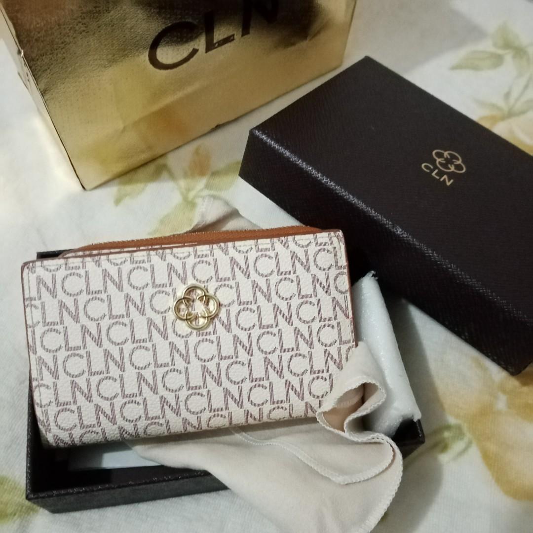 Original CLN card holder, Women's Fashion, Bags & Wallets, Wallets & Card  holders on Carousell