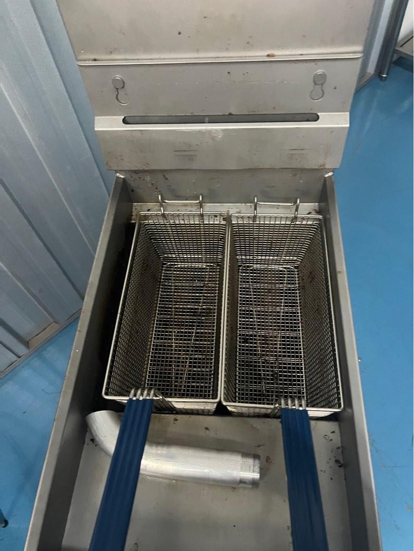 Commercial Deep Fryer! Used less than 3 months!, TV & Home Appliances, Kitchen Appliances