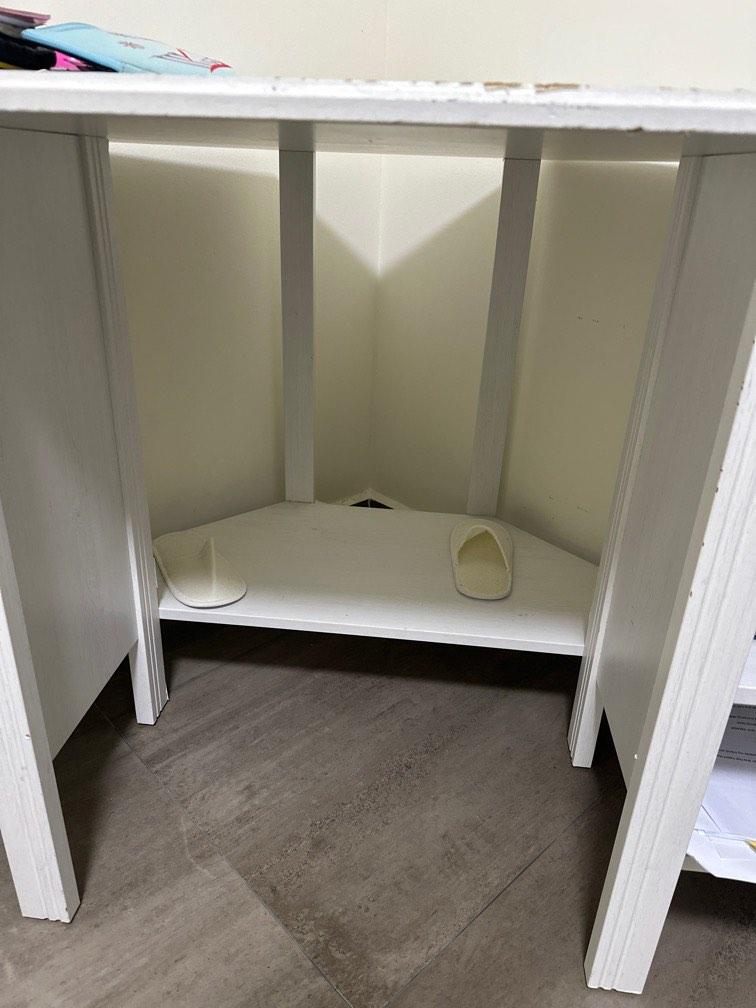 Corner table for sale, Furniture & Home Living, Furniture, Tables