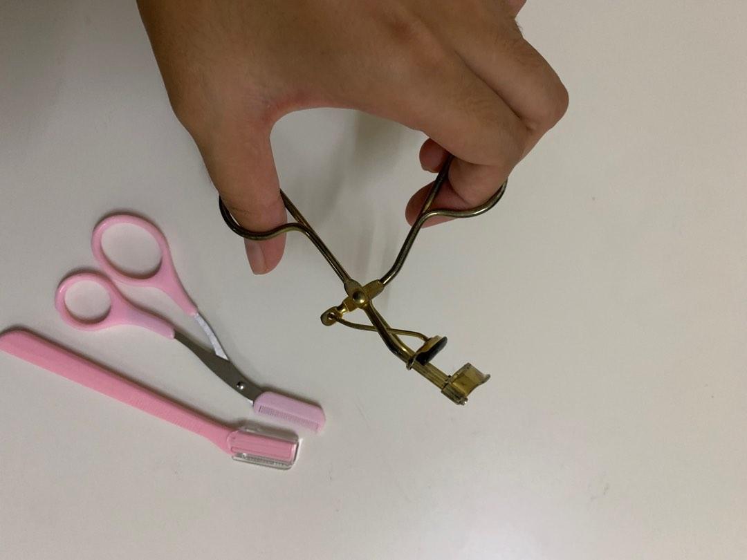 daiso eyelash curler eyebrow scissors eyebrow shaver, Beauty & Personal