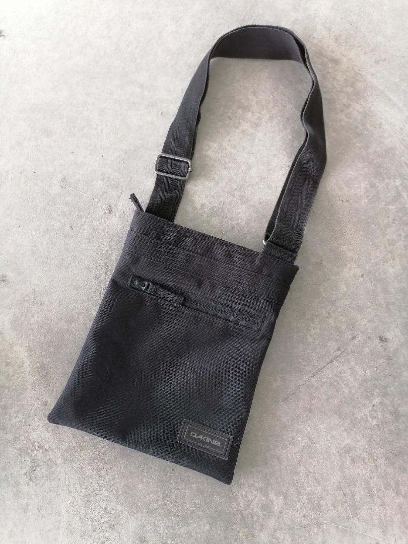 Dakine sling bag 2025